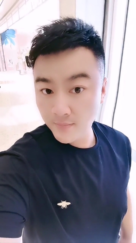 微风徐徐的第一张照片--贵港相亲服务中心