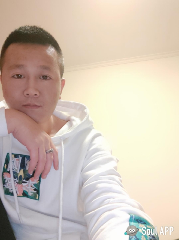 Away的第一张照片--贵港相亲服务中心