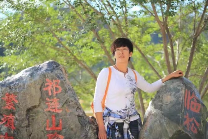 弱水河边青春草的第一张照片--贵港相亲服务中心