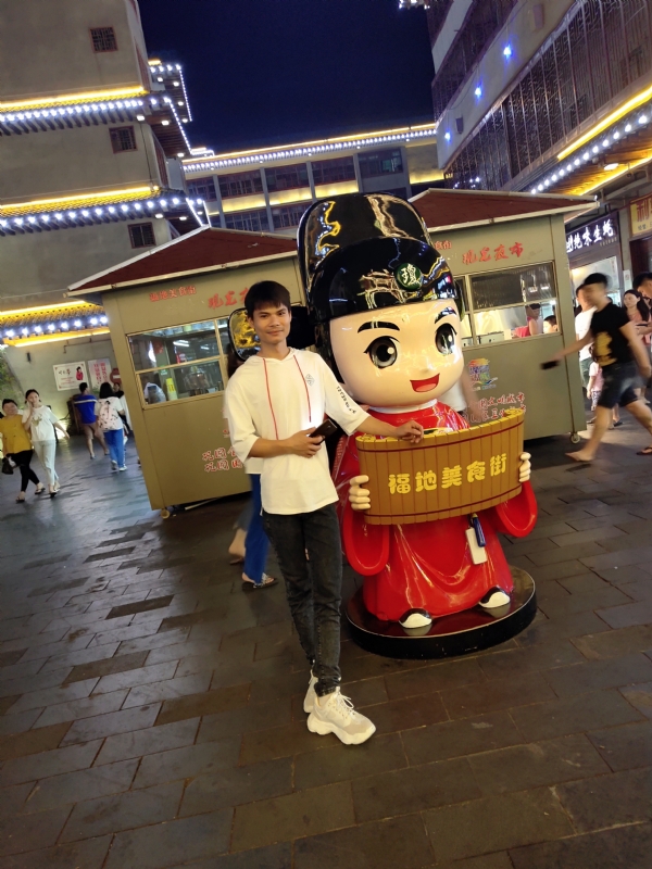 圆嘟嘟的瘦子的第一张照片--贵港相亲服务中心