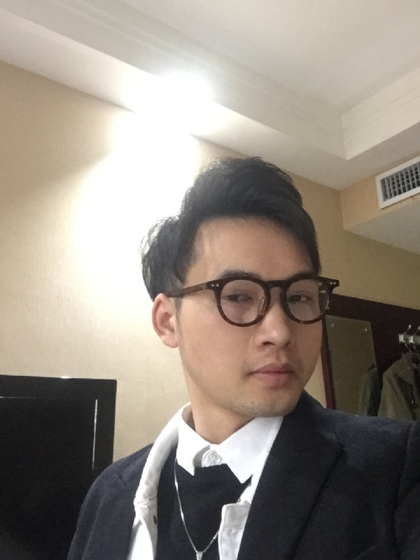 曾亮的第四张照片--贵港相亲服务中心