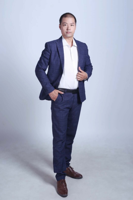 努力的青年的第一张照片--贵港相亲服务中心