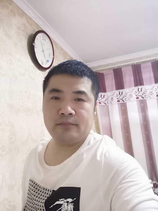 爱你的眼睛的第一张照片--贵港相亲服务中心