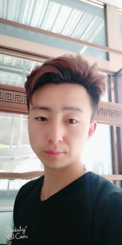 拼命微笑的第二张照片--贵港相亲服务中心