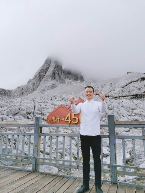 灰太狼的第一张照片--贵港相亲服务中心