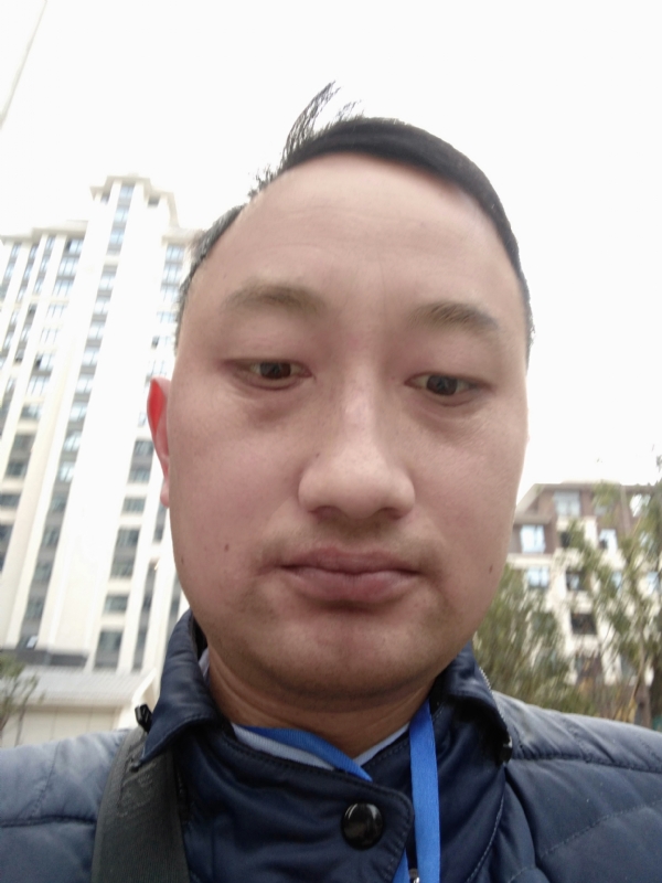 老男人的第一张照片--贵港相亲服务中心