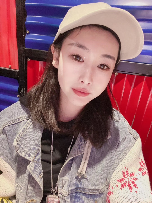 玲珑的第一张照片--贵港相亲服务中心