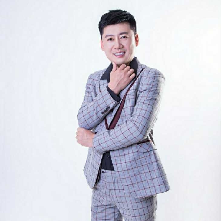 屋顶拾荒人的第一张照片--贵港相亲服务中心