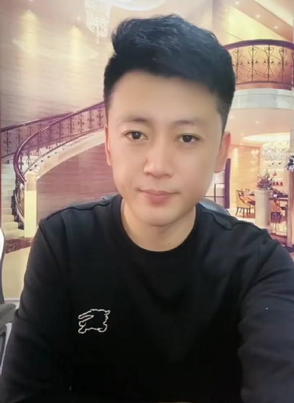 屋顶拾荒人的第三张照片--贵港相亲服务中心