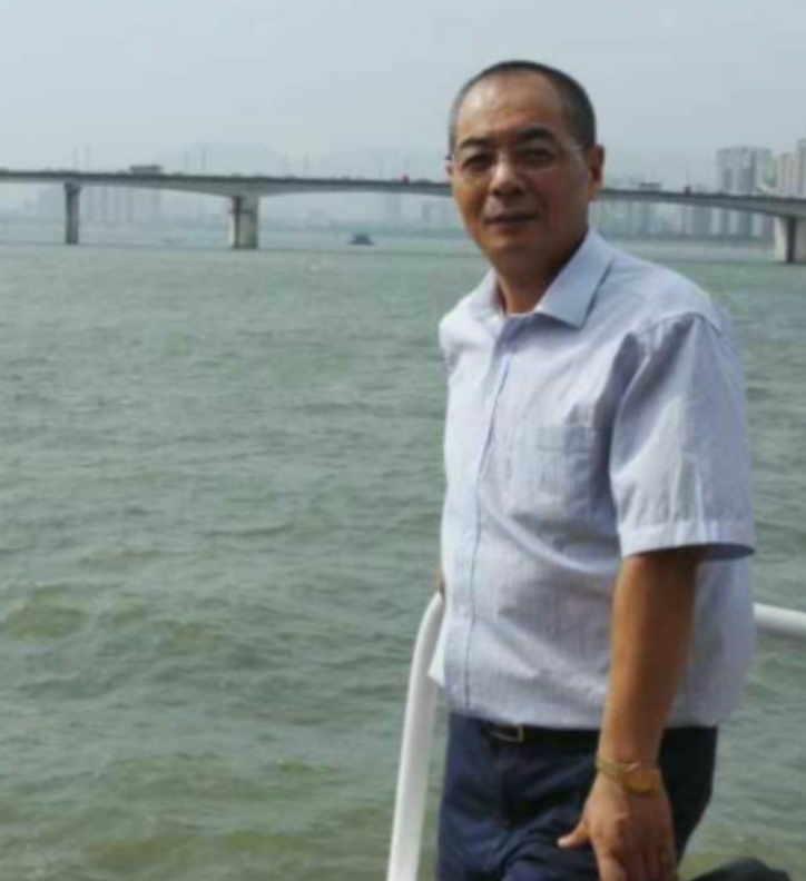 辛民的第二张照片--贵港相亲服务中心