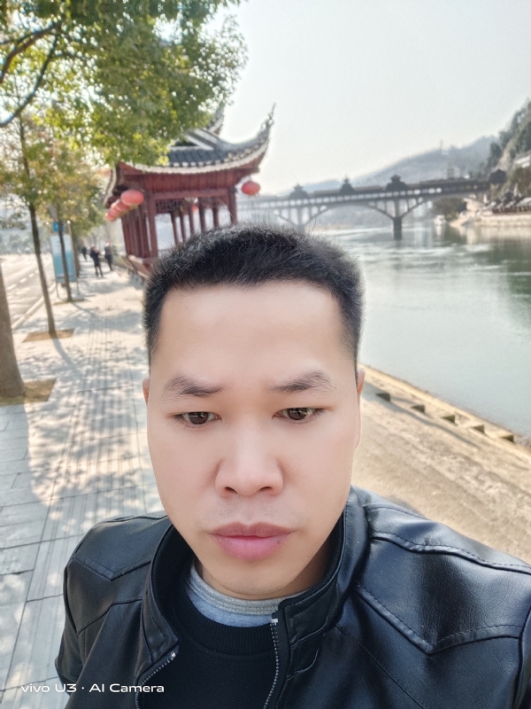 啊锦的第一张照片--贵港相亲服务中心