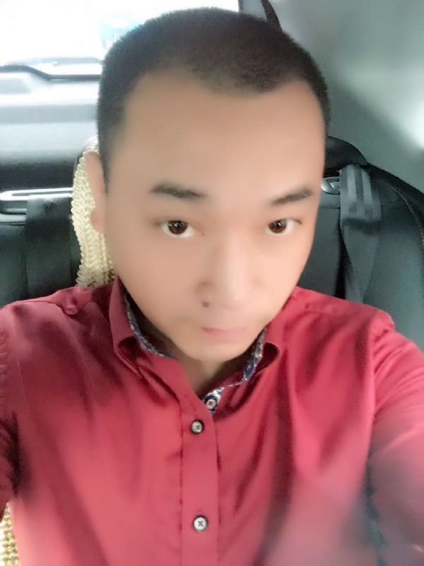 在一个路口等的第一张照片--贵港相亲服务中心