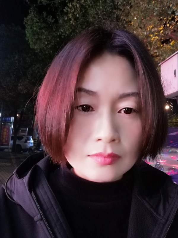 风中百合的第一张照片--贵港相亲服务中心