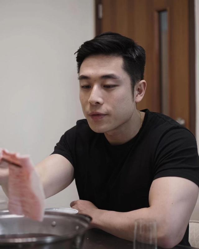 李浩泓的第一张照片--贵港相亲服务中心