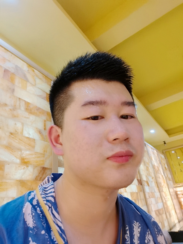 六月与阿十二的第一张照片--贵港相亲服务中心