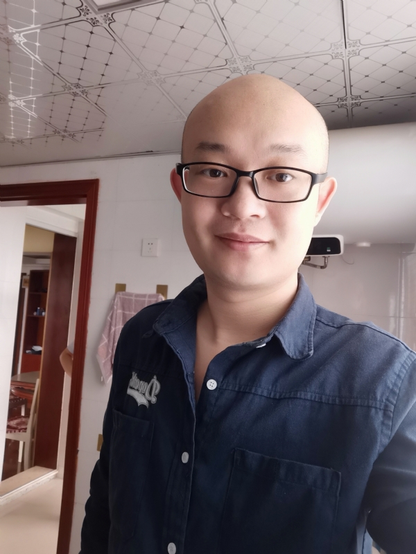 凝望远方的第一张照片--贵港相亲服务中心