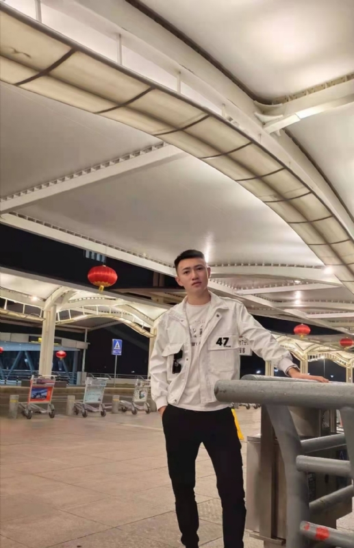 猕猴的第一张照片--贵港相亲服务中心