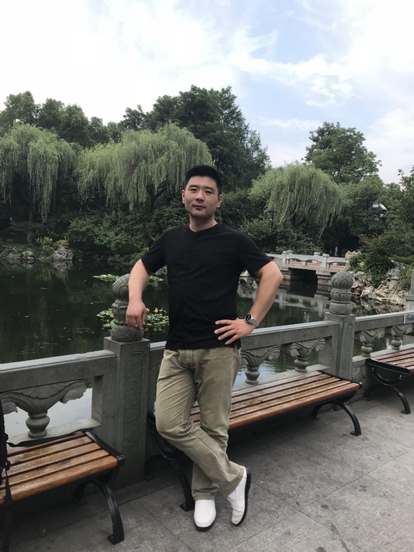 未来可期的第一张照片--贵港相亲服务中心