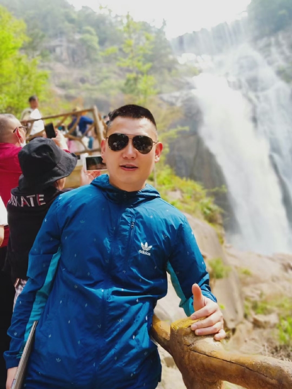 钟爱一生的第一张照片--贵港相亲服务中心