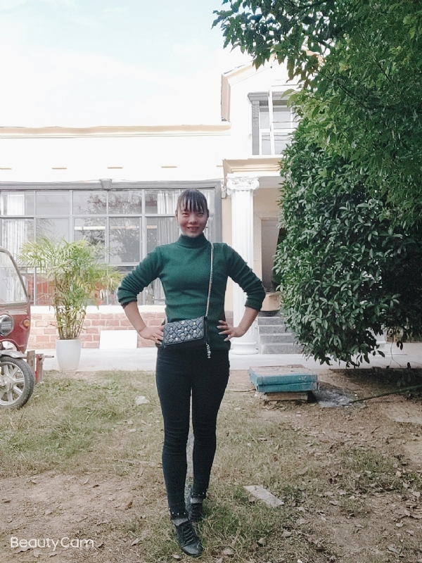 魏沐阳子的第一张照片--贵港相亲服务中心