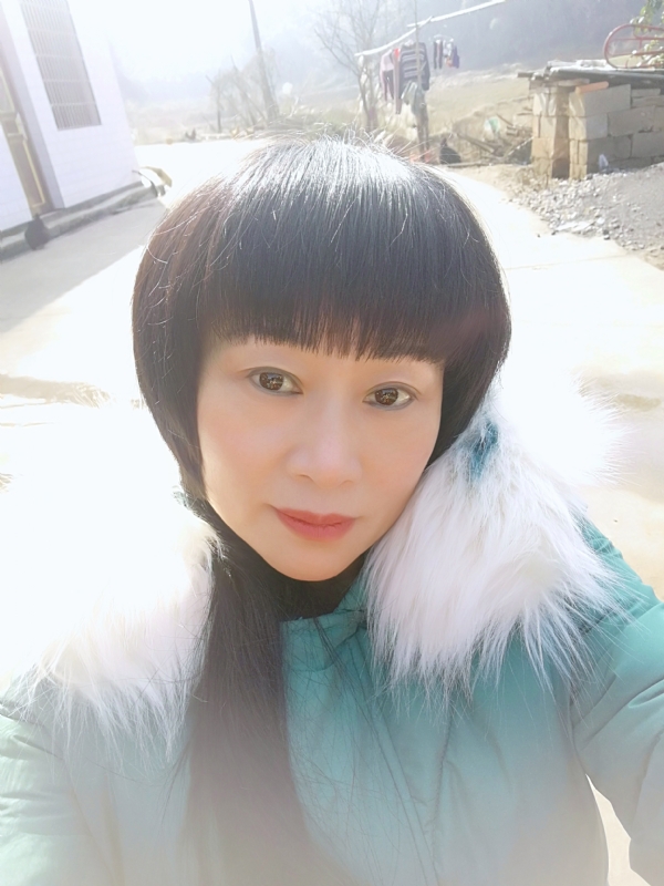 金鱼儿的第一张照片--贵港相亲服务中心