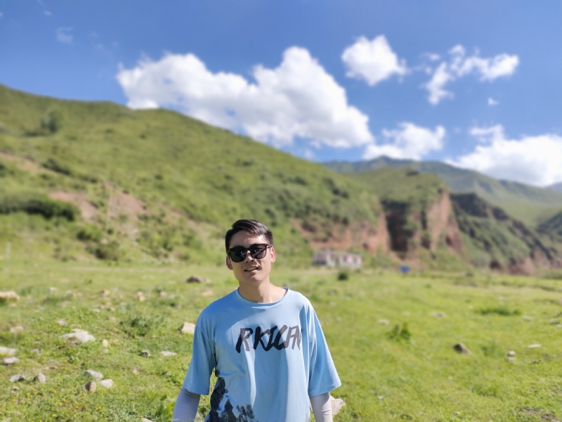 祁三岁的第一张照片--贵港相亲服务中心