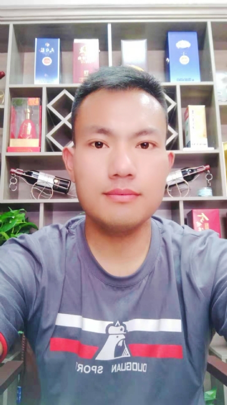 钱乾的第一张照片--贵港相亲服务中心