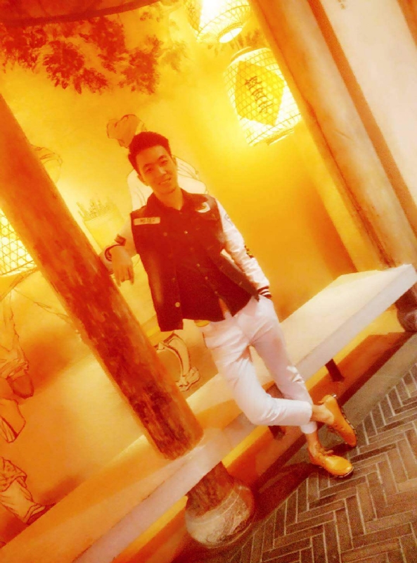 滞后的微笑的第四张照片--贵港相亲服务中心