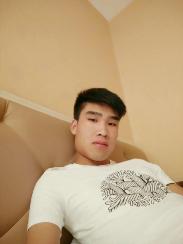 谁不曾孤单上路的第二张照片--贵港相亲服务中心