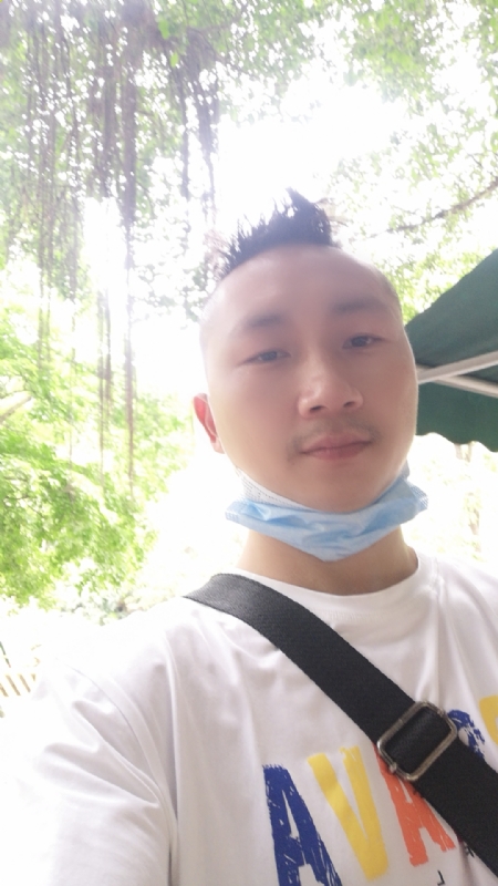 守望幸福的第一张照片--贵港相亲服务中心