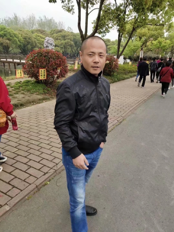 傻子的第一张照片--贵港相亲服务中心