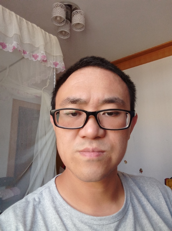 小涨常鸿的第一张照片--贵港相亲服务中心