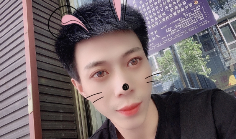 酒伴你的第一张照片--贵港相亲服务中心