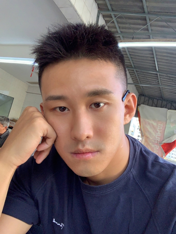 相见恨晚的第二张照片--贵港相亲服务中心