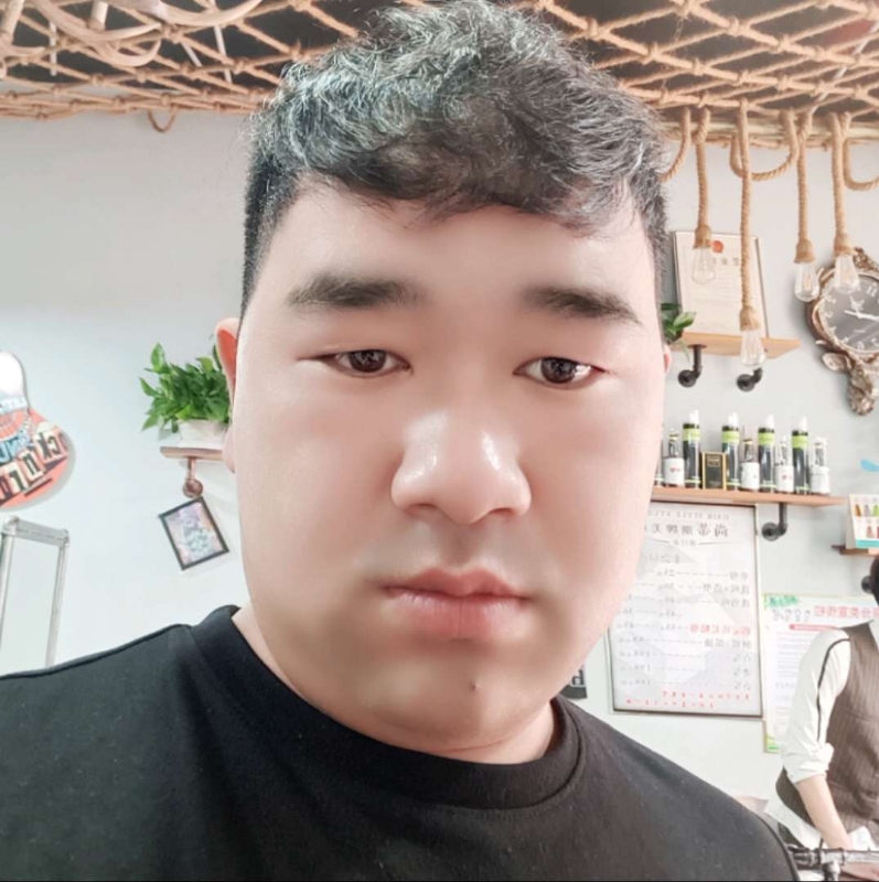 田野小伟的第一张照片--贵港相亲服务中心