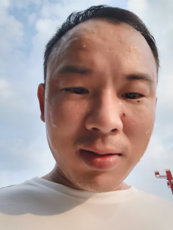 唐老鸭的第一张照片--贵港相亲服务中心