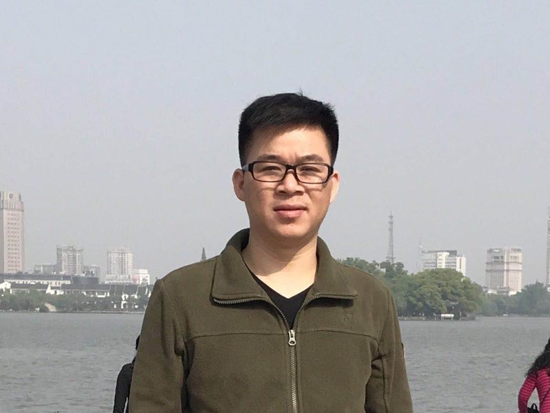 孔雀鱼的第一张照片--贵港相亲服务中心