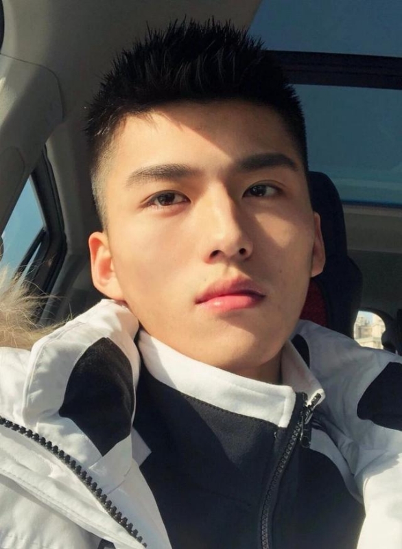 飞翔的第一张照片--贵港相亲服务中心