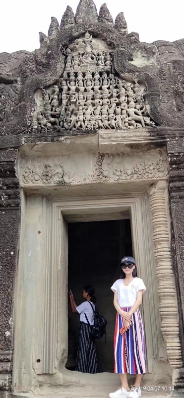 桃花与酒的第二张照片--贵港相亲服务中心