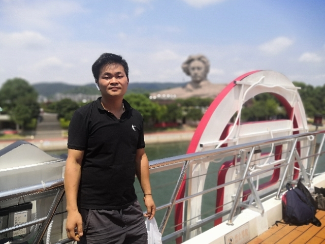 龙的传人的第一张照片--贵港相亲服务中心