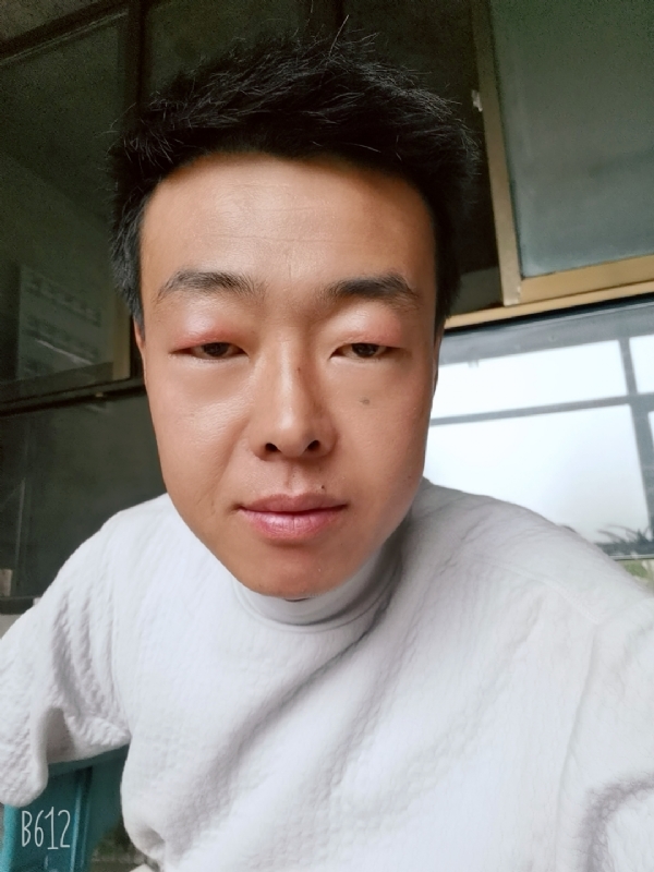 缺爱80后的第一张照片--贵港相亲服务中心