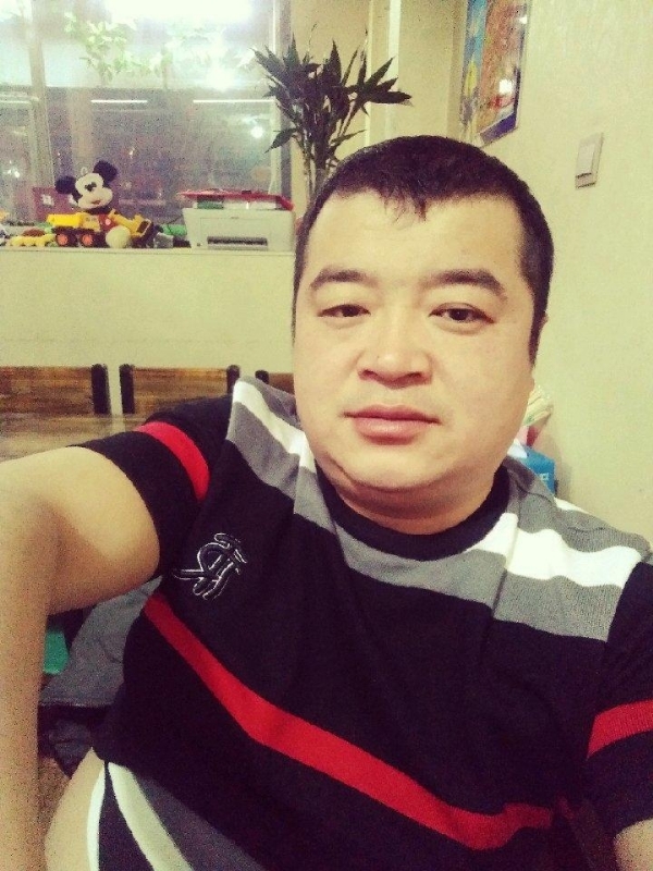 老实人的第一张照片--贵港相亲服务中心