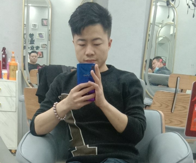 无法自拔的第一张照片--贵港相亲服务中心