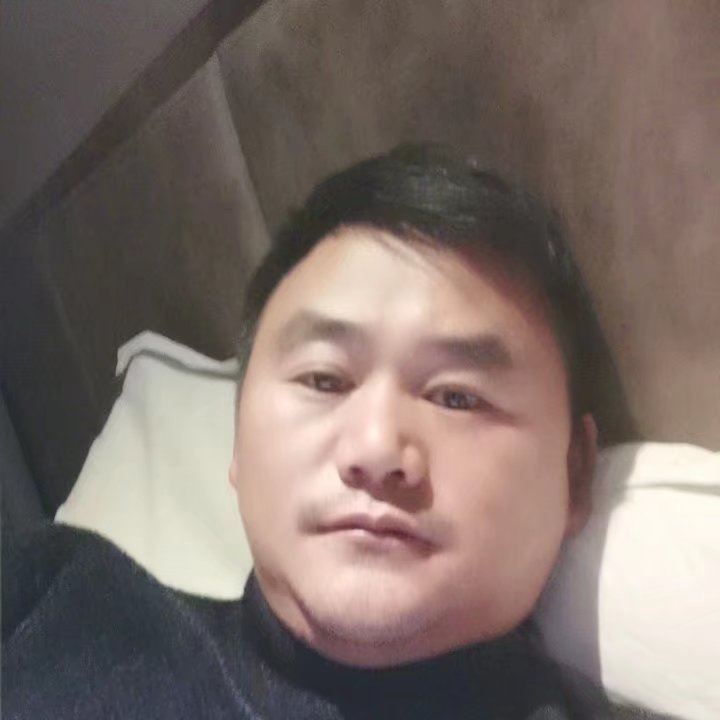 奔跑的第三张照片--贵港相亲服务中心