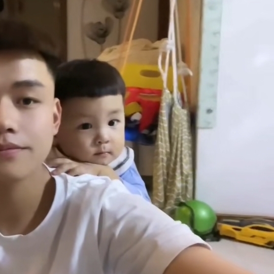 嘻嘻嘻的第一张照片--贵港相亲服务中心