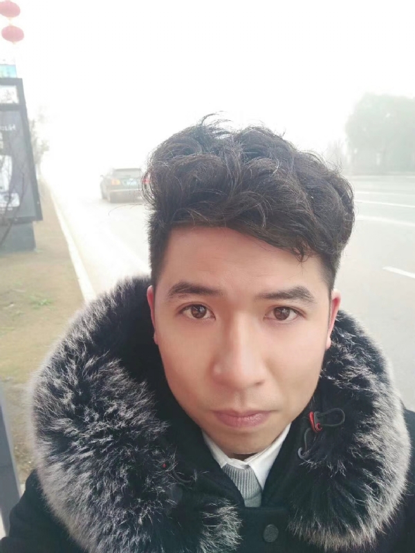 开心快乐每一天的第一张照片--贵港相亲服务中心