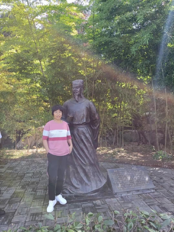 秋天的菊花的第一张照片--贵港相亲服务中心