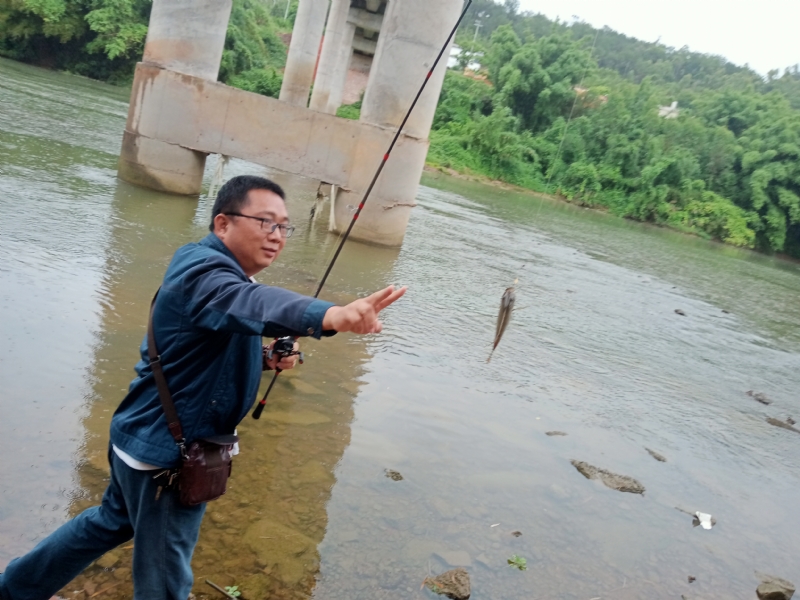 峰的第二张照片--贵港相亲服务中心
