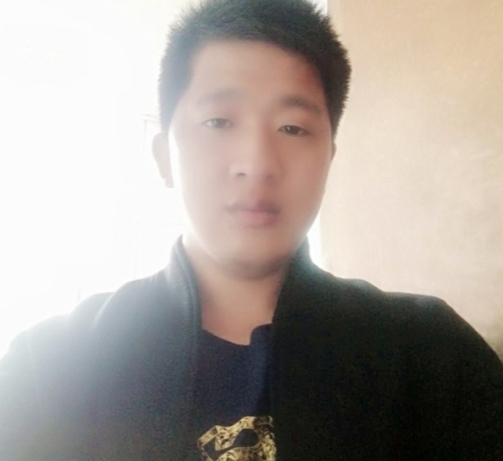 形影不离的第一张照片--贵港相亲服务中心