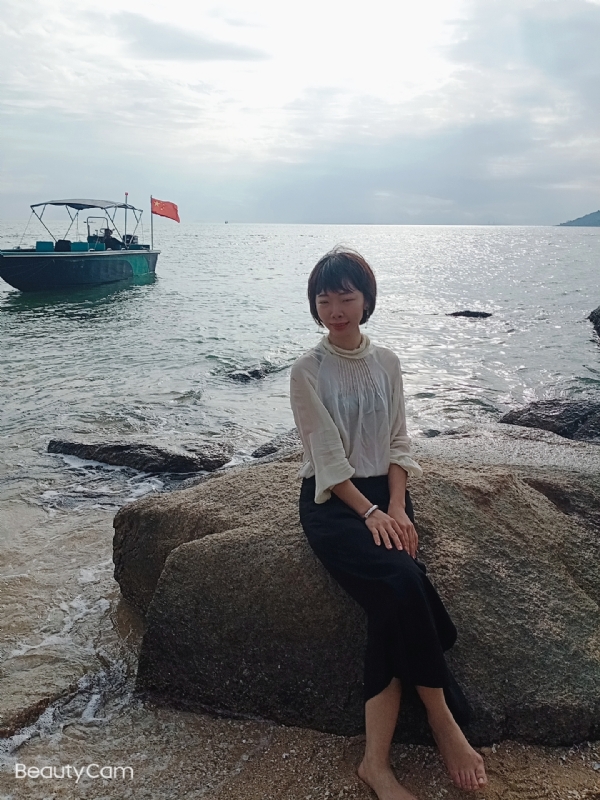 悠悠南山下的第二张照片--贵港相亲服务中心